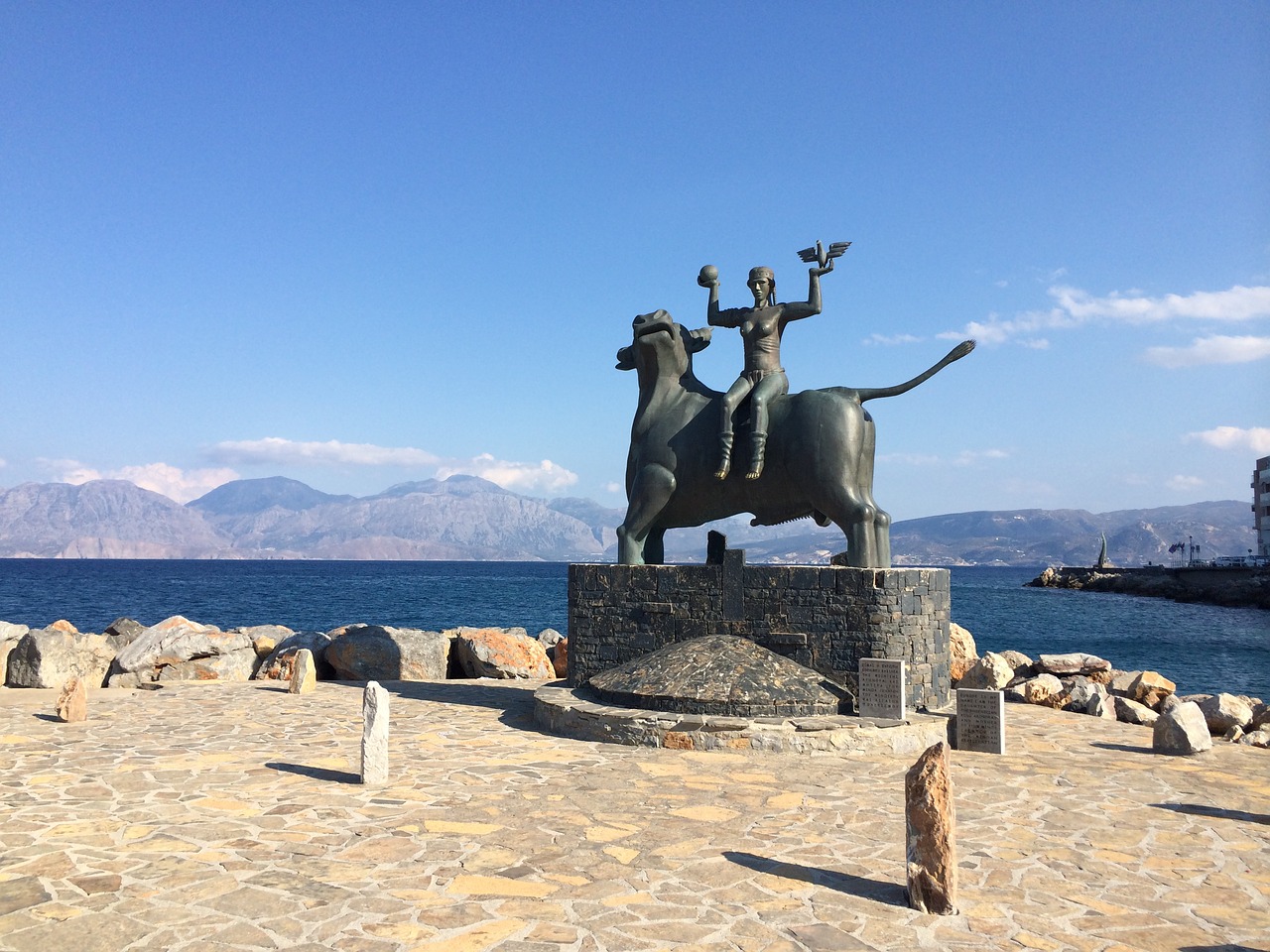 summer holiday crete statue free photo