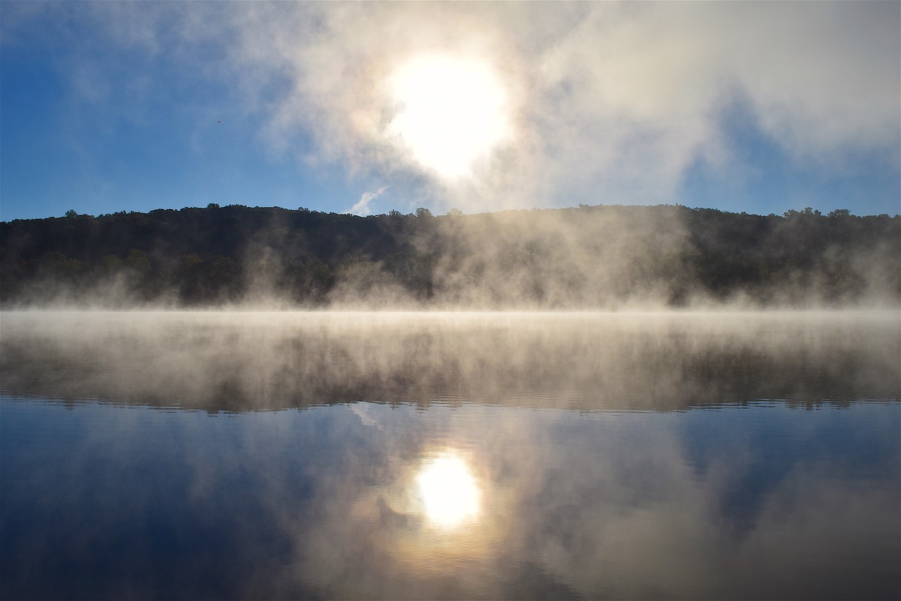 sun mist lake free photo