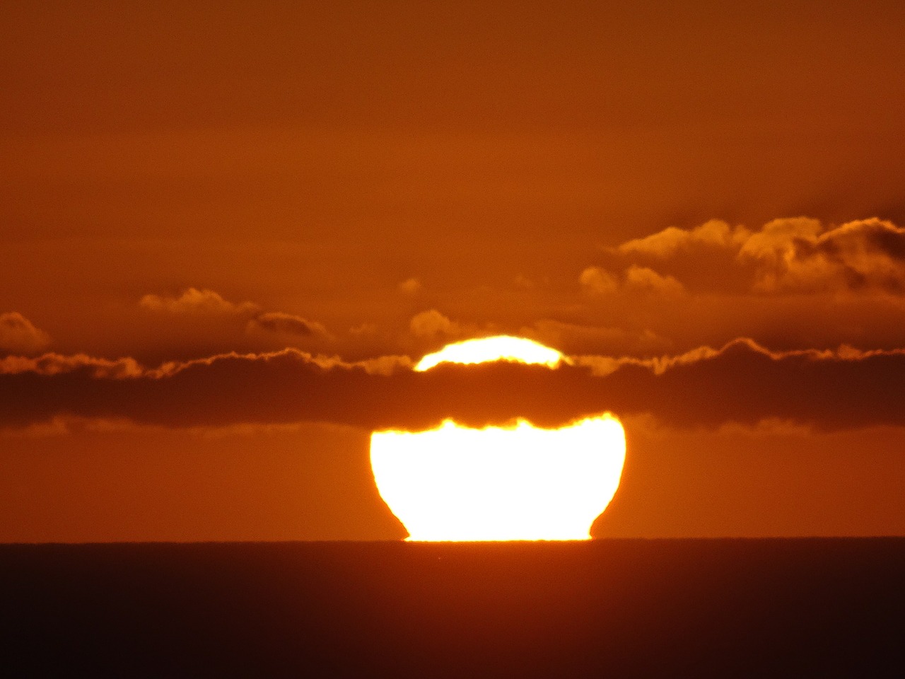 sun fireball sunset sea free photo