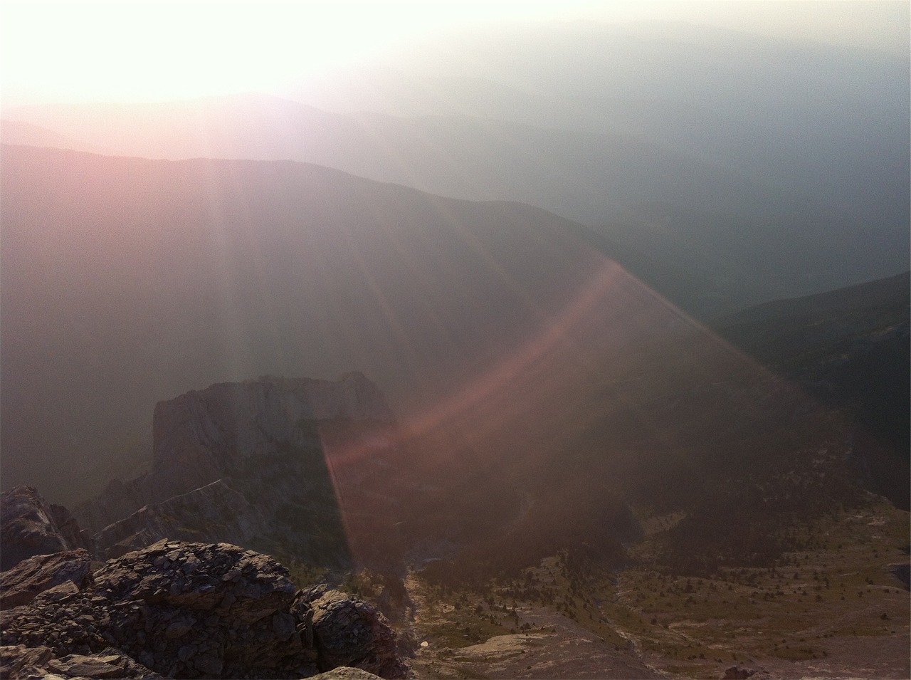 sun rays mountains valleys free photo