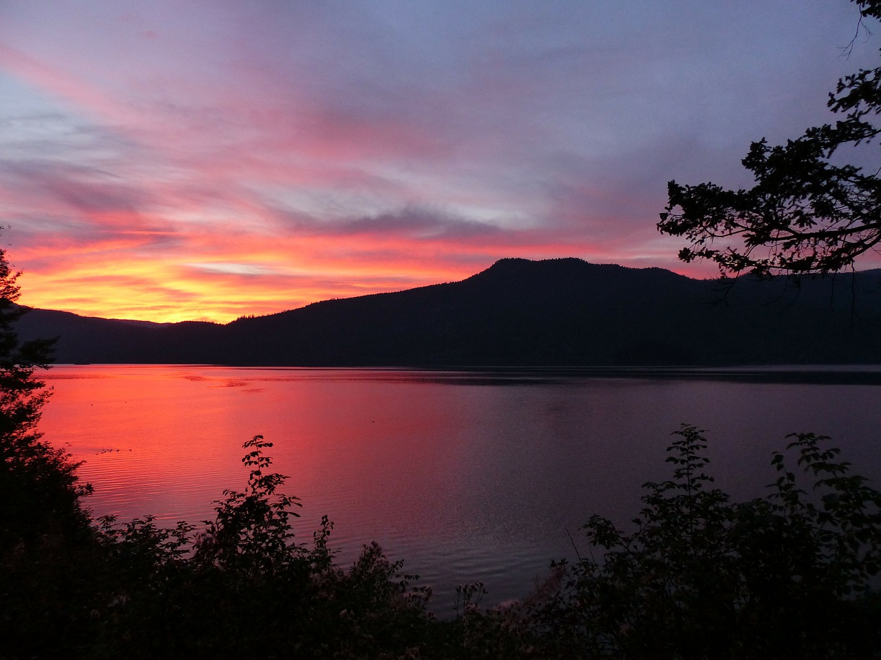 sun rise canim lake british columbia free photo