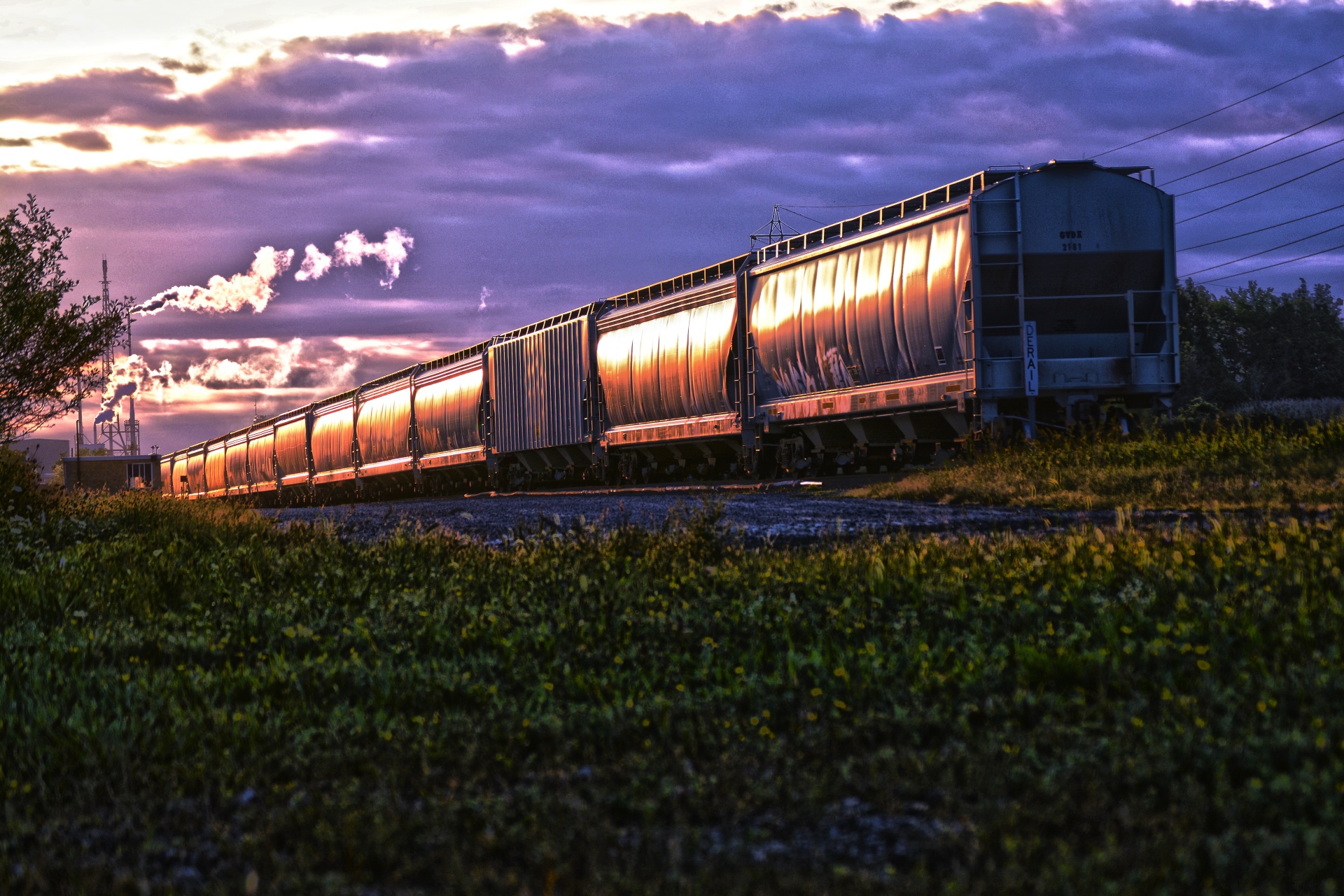 train trains shiny free photo