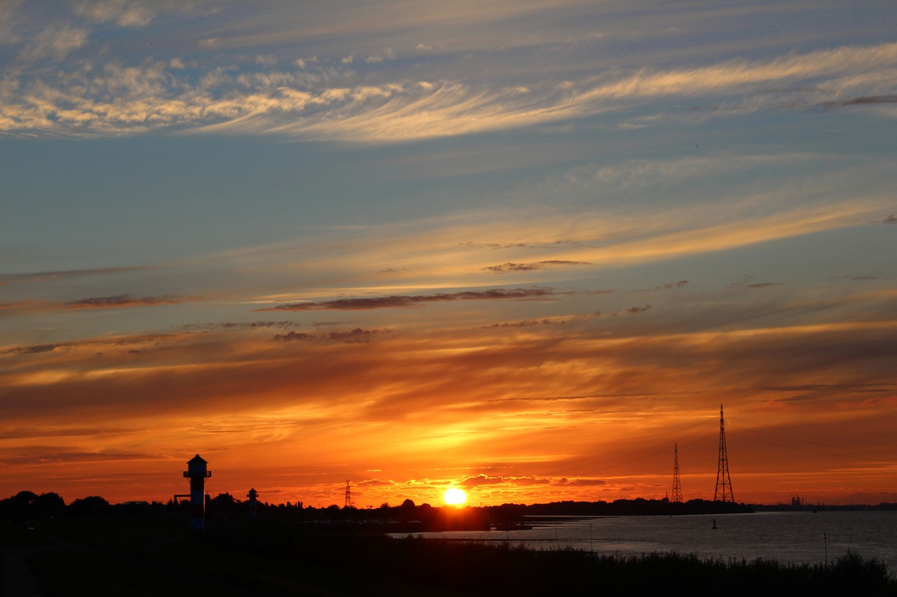 sunbeam dusk sunset free photo