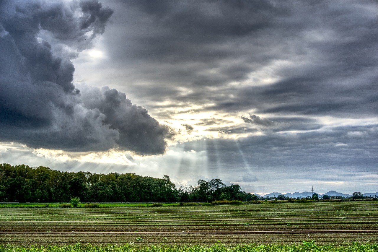 sunbeam clouds drama free photo