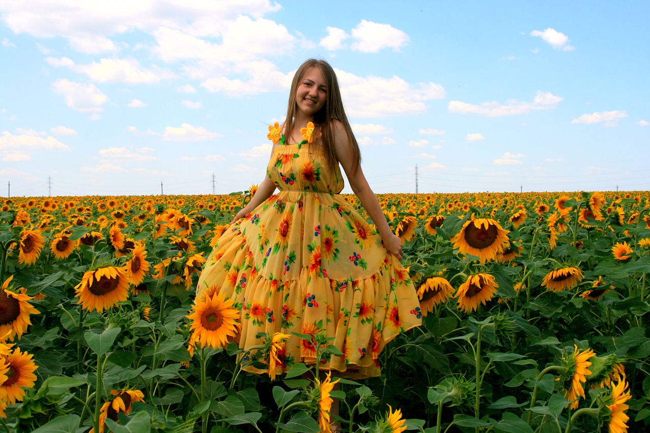 sunflower girl dress free photo