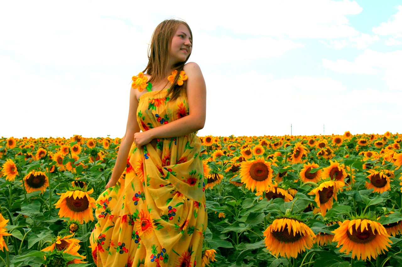 sunflower girl dress free photo