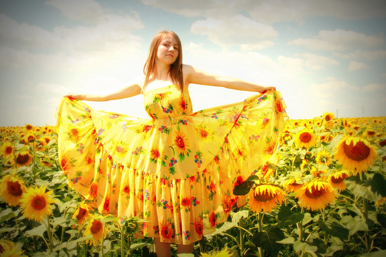 sunflower girl dress free photo