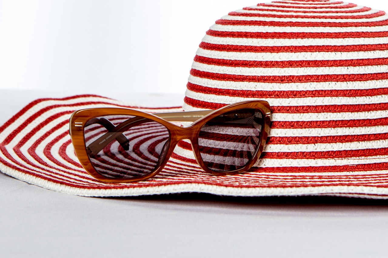 sunglasses  summer hats  hats free photo