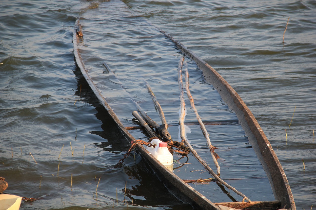 sunken boat lake free photo