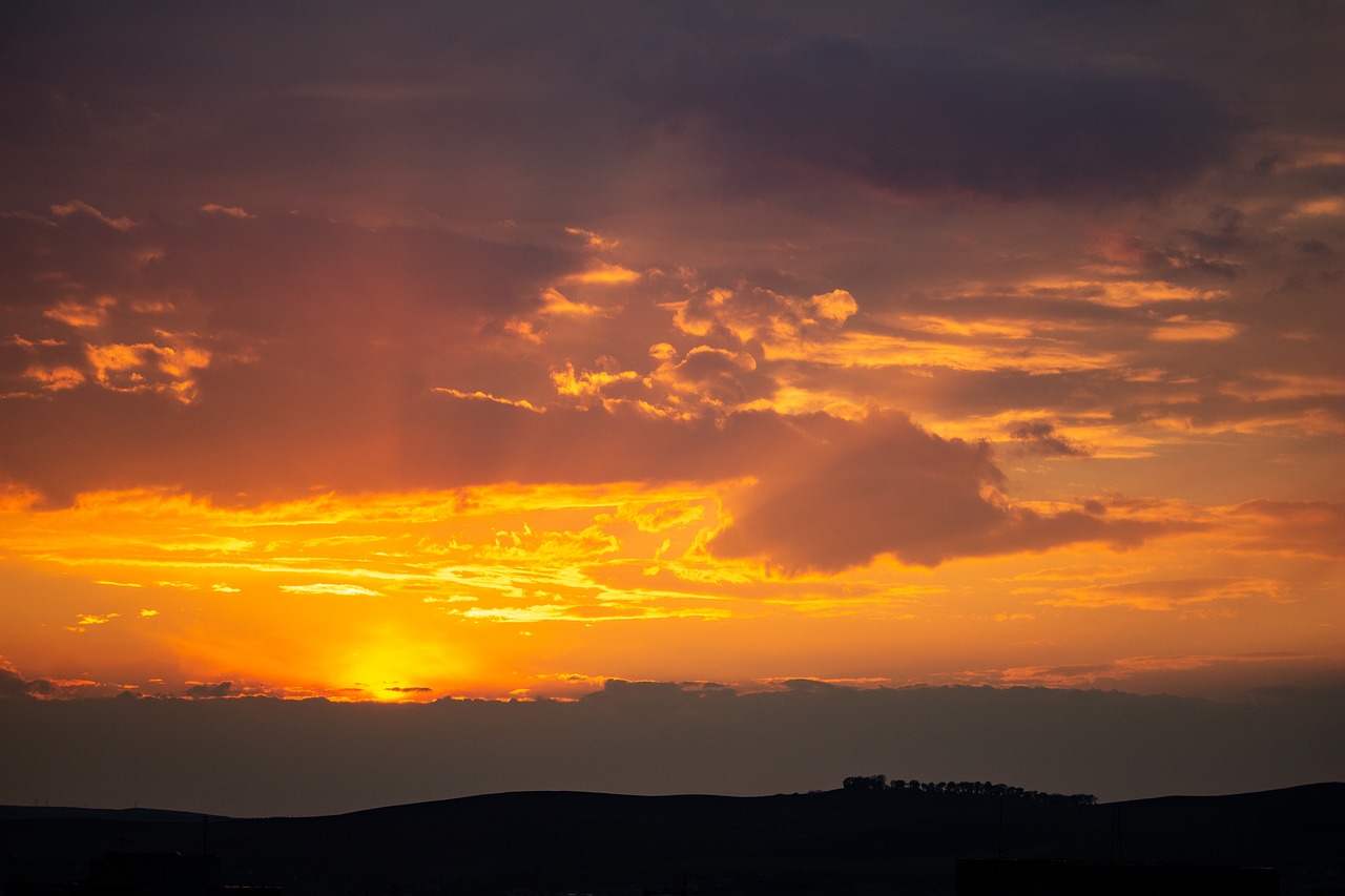 Golden hour. Золотой час солнца это. Золотой час вечером. Свет заката. Закат солнце золото.