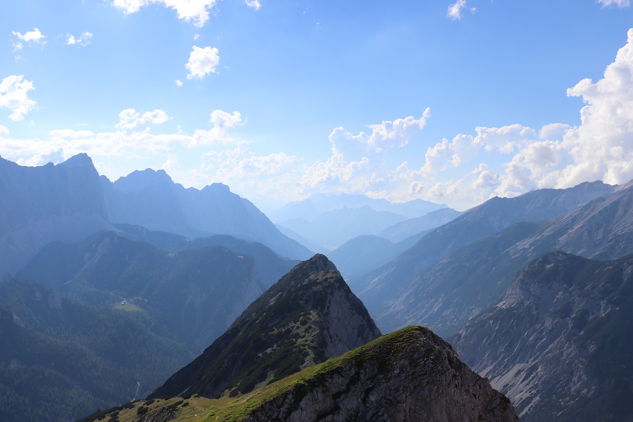 sunntiger alpine hike free photo