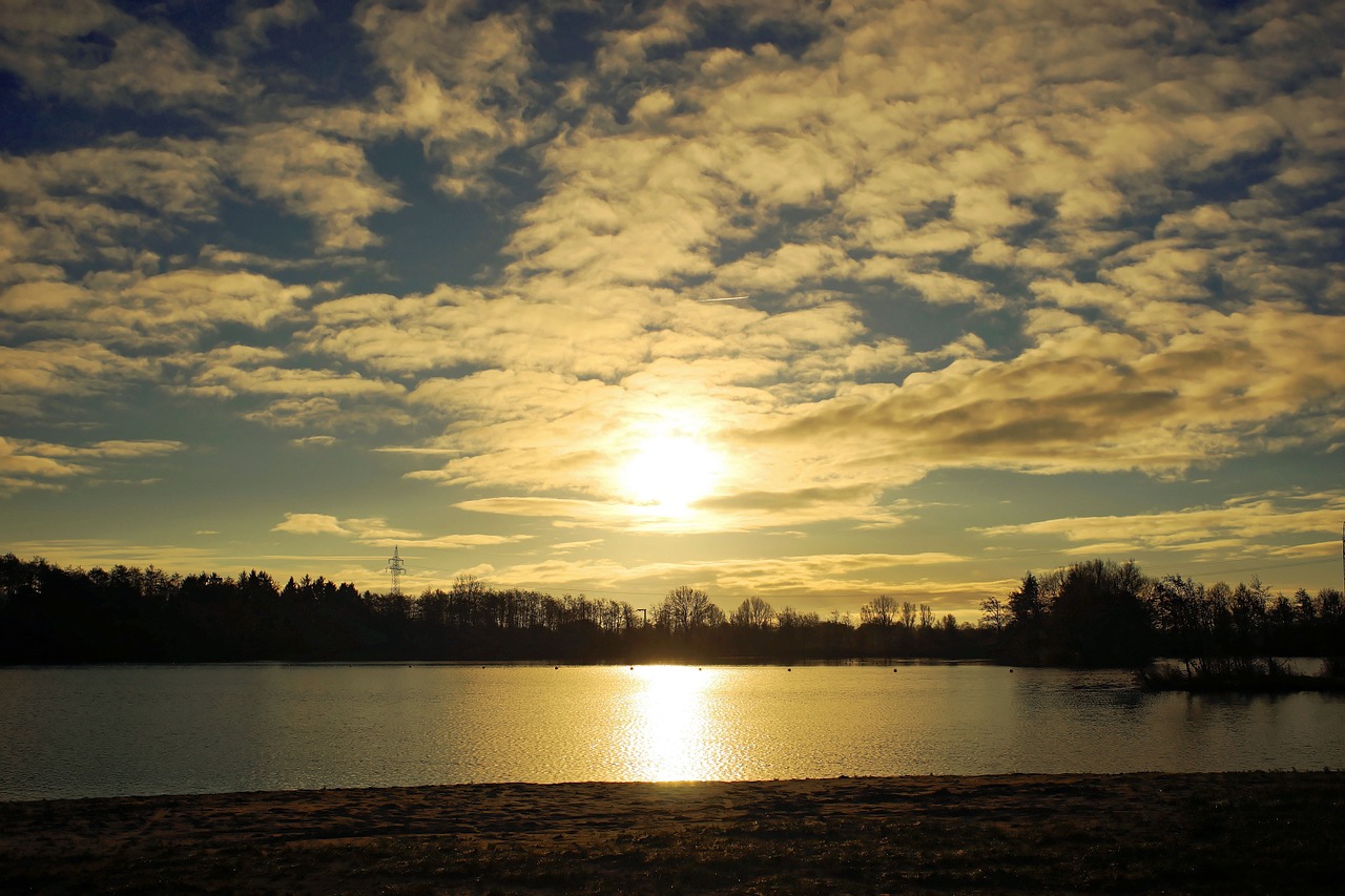 sunrise lake stretch free photo