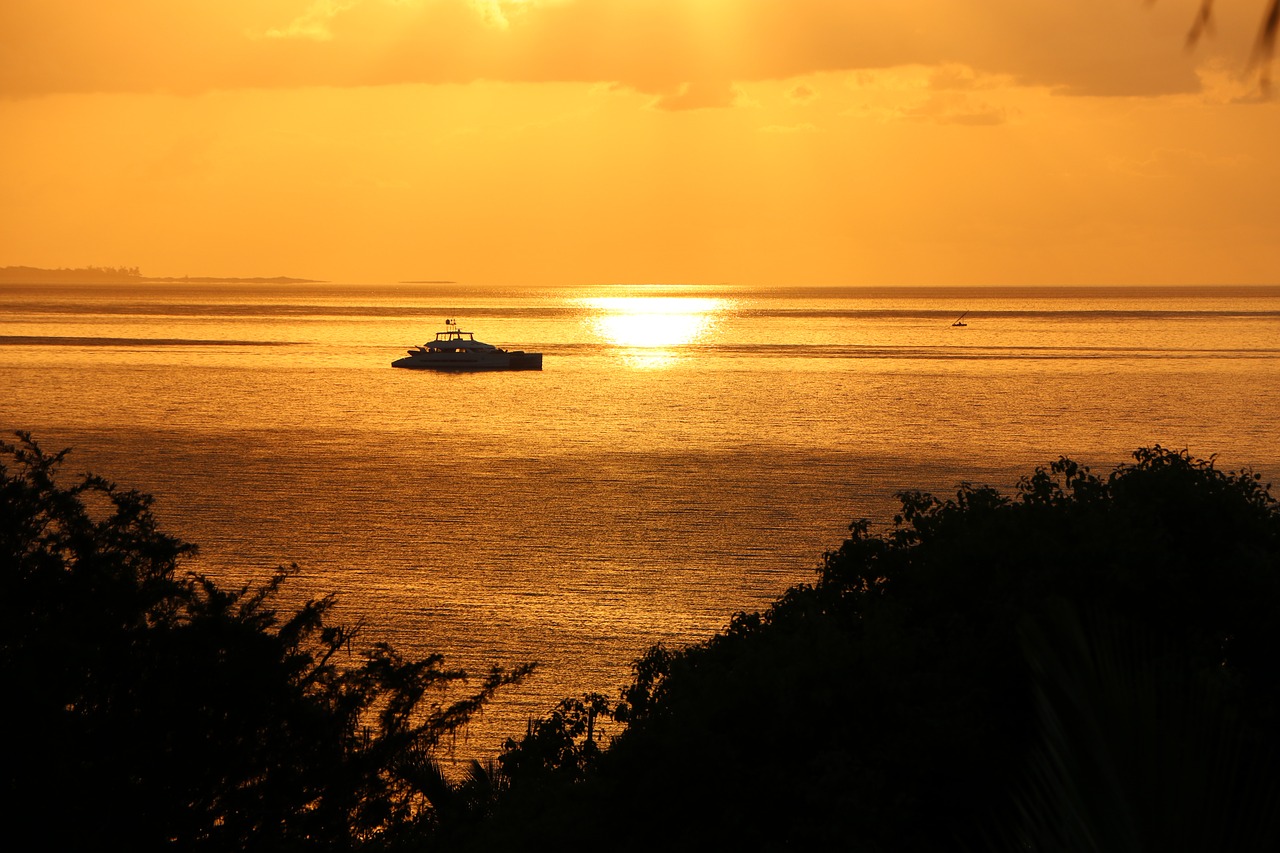 mozambique sunrise golden sea mozambique sunset free photo