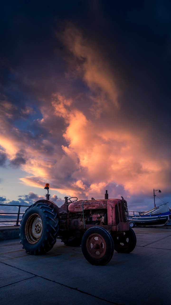 sunrise coast tractor free photo