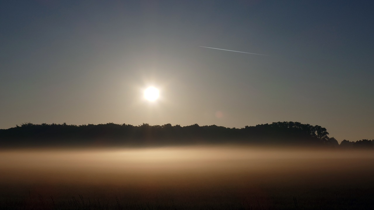 sunrise morning sunbeam free photo