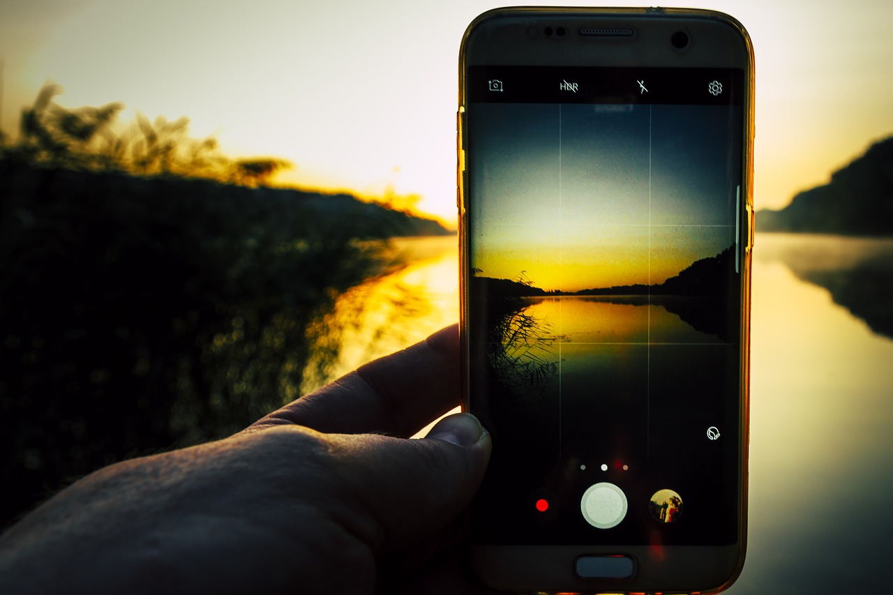 sunrise smartphone lake free photo