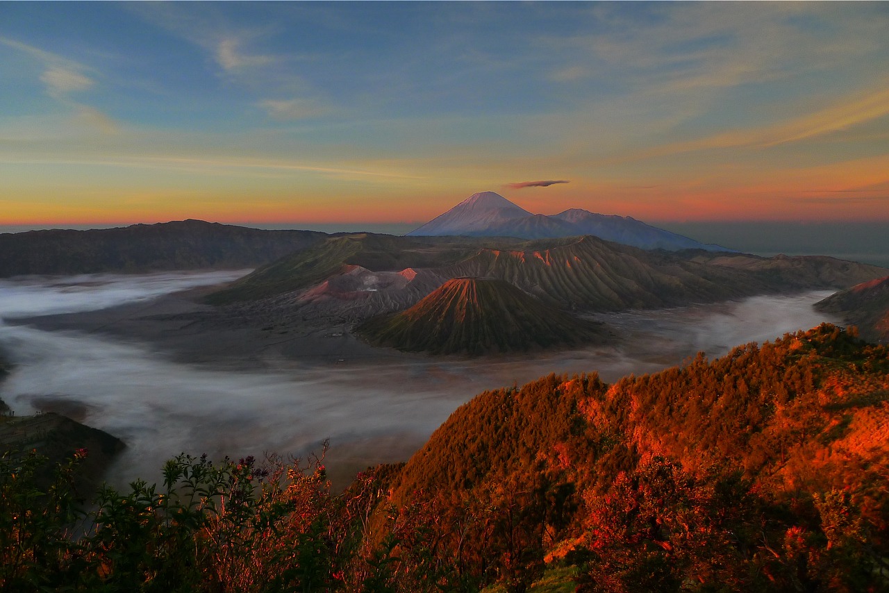 sunrise volcano bromo free photo