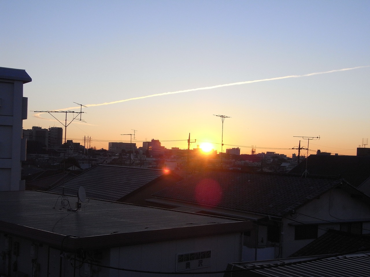 sunrise hikouki-gumo winter morning free photo