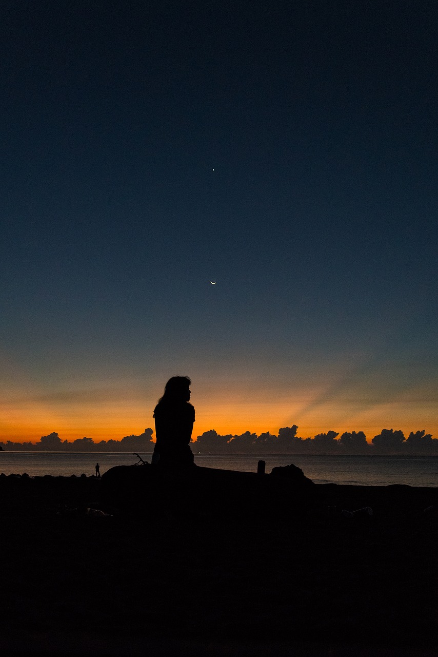 sunrise hai bian woman free photo