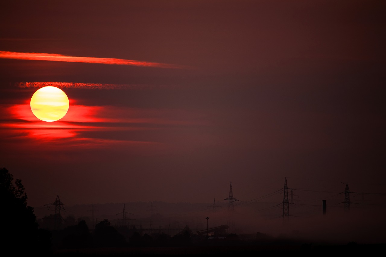 Red morning. Солнце красно по утру Фомин. Evening Red and morning Grey. Круги желтый утро красный день голубой вечер черный ночь.