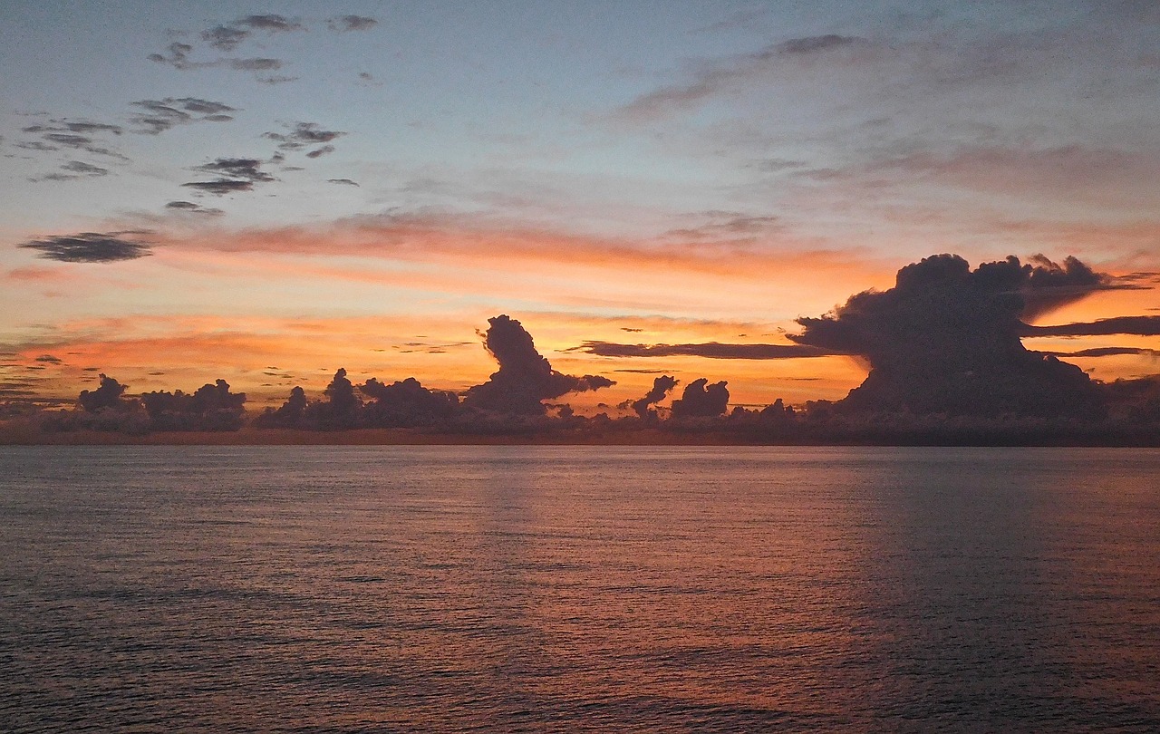 sunrise  thunderhead  ocean free photo