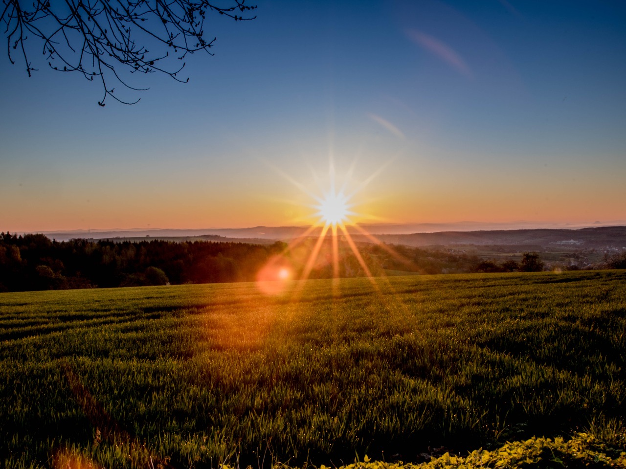 sunrise  saxony  sun free photo