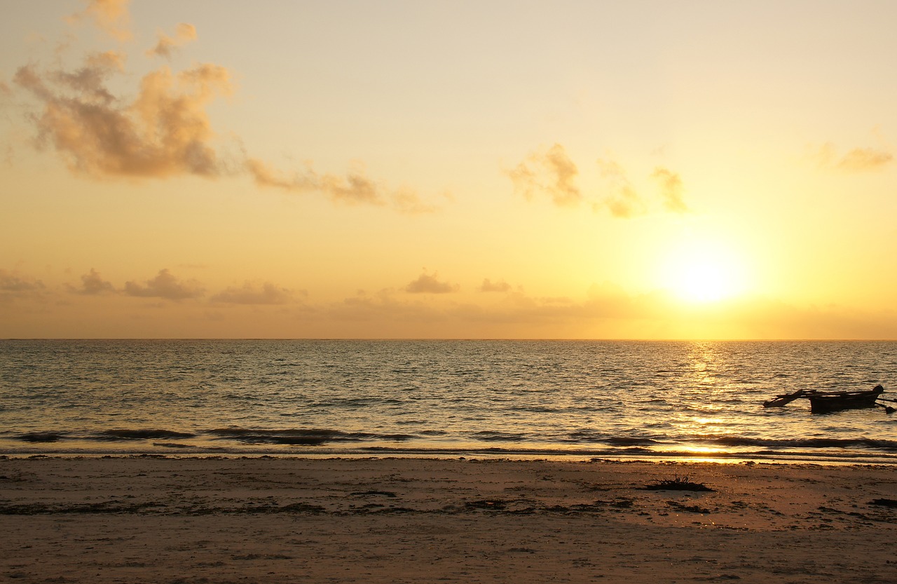 sunrise  zanzibar  sea free photo