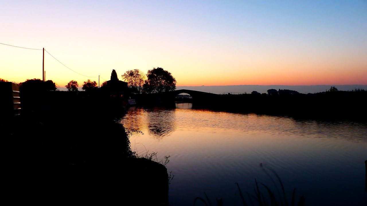 sunrise  canal du midi  architecture free photo