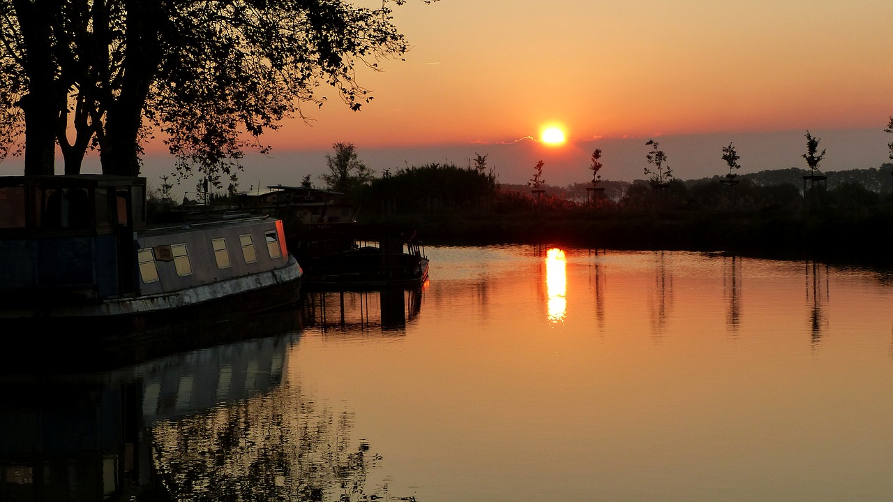 sunrise  canal du midi  architecture free photo