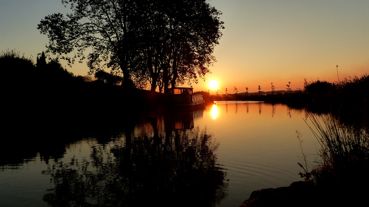 sunrise  canal du midi  peniche free photo
