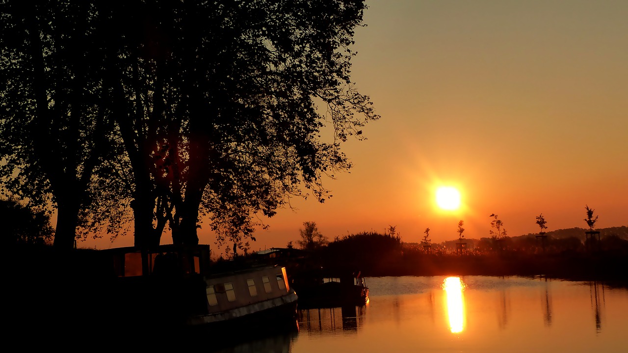 sunrise  canal du midi  peniche free photo