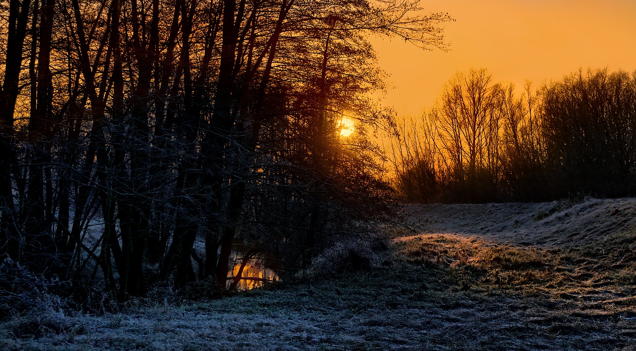 sunrise  in the morning  river free photo