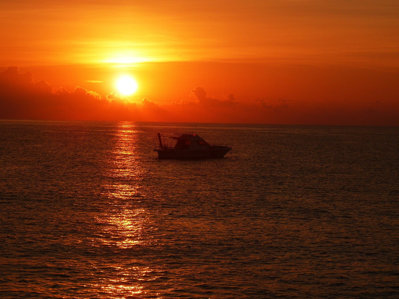 sunrise sea atmospheric free photo