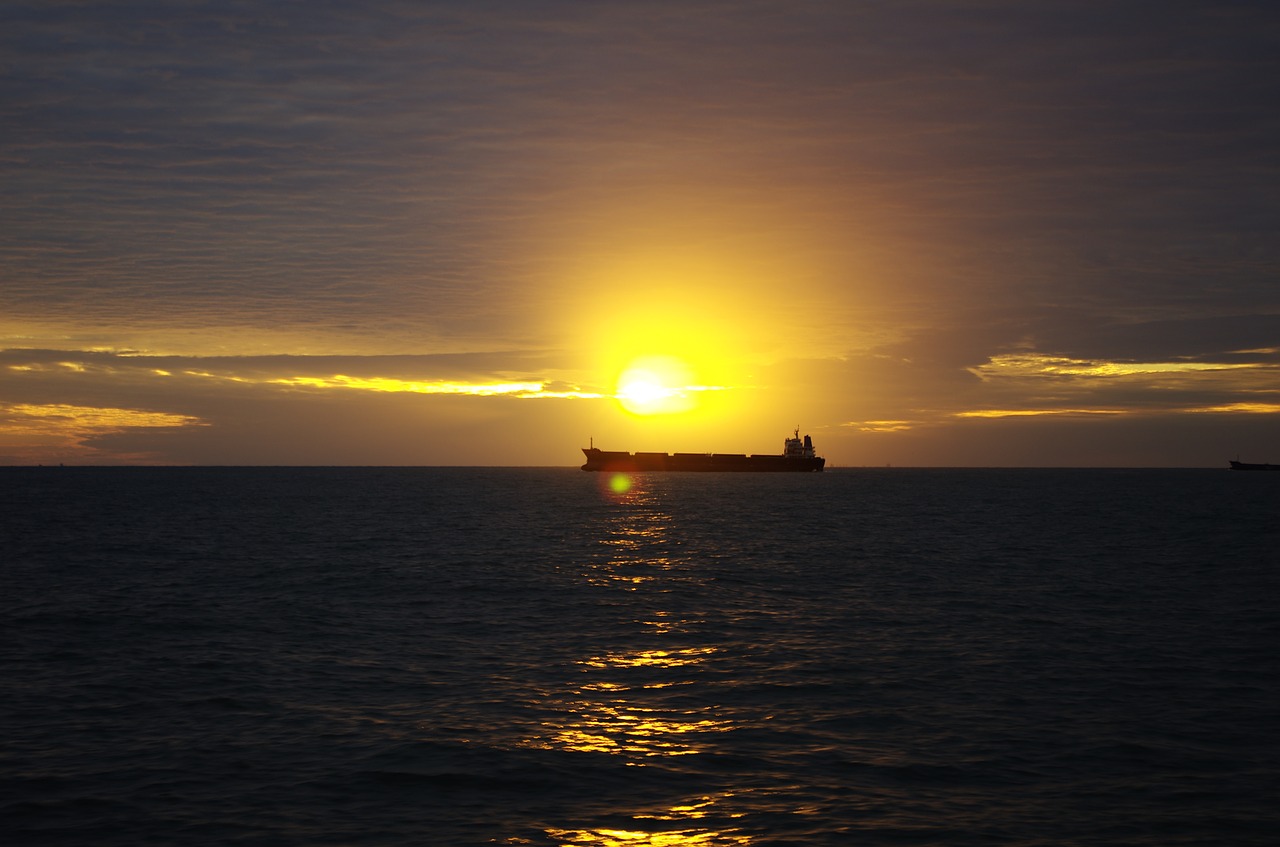 sunrise the sea cruise free photo