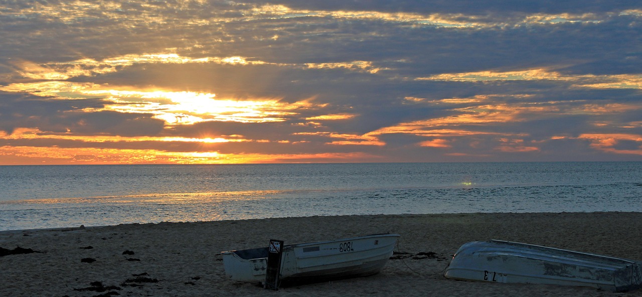 sunrise boats ocean free photo