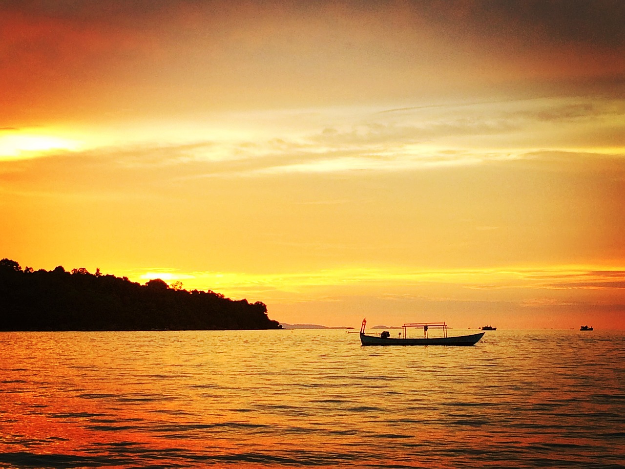 sunset phnom penh boat free photo