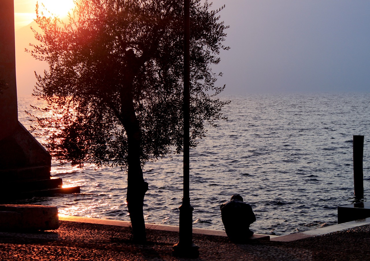 sunset lake malcesine free photo