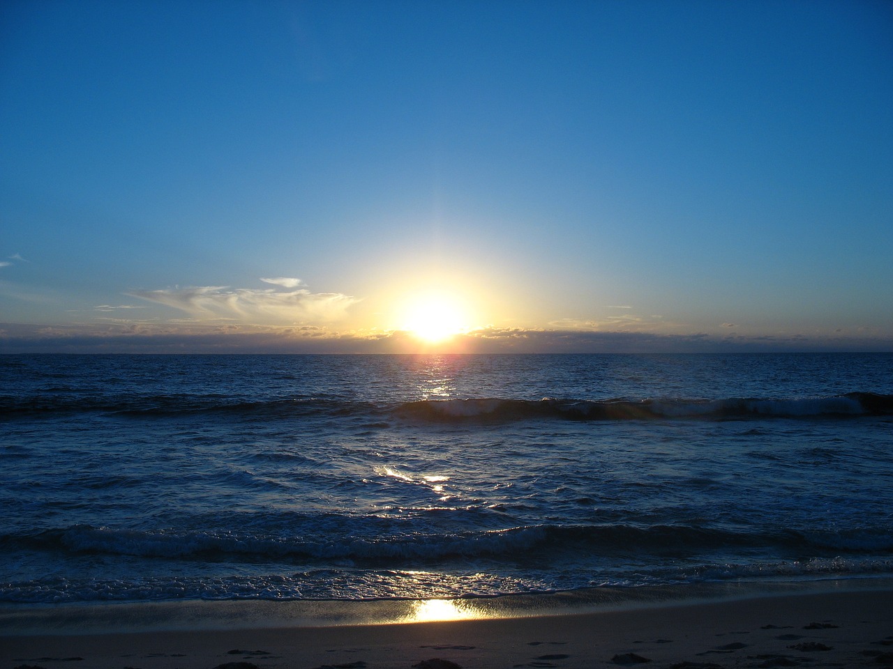 sunset lighting sunbeam free photo