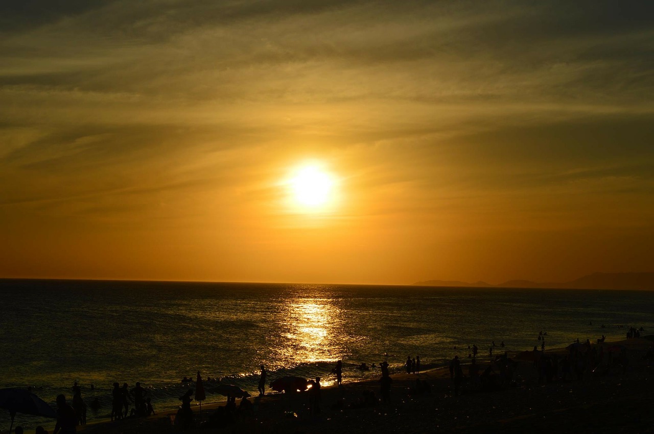 sunset saquarema beira mar free photo