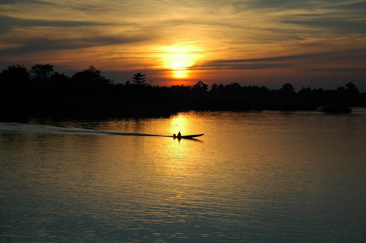 sunset lake boat free photo