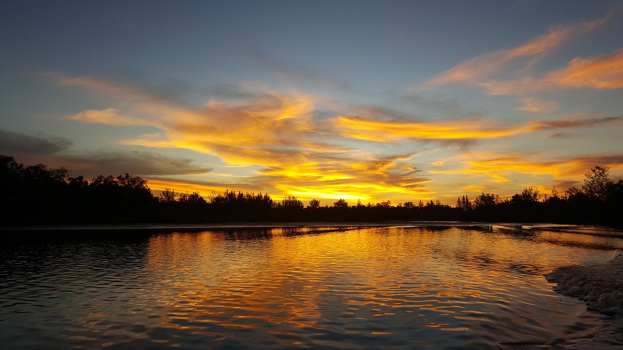 sunset in the evening sea free photo