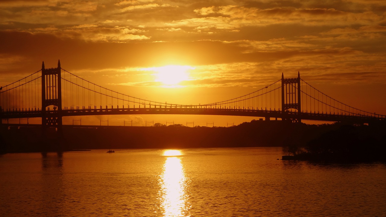 sunset new york the brooklyn bridge free photo