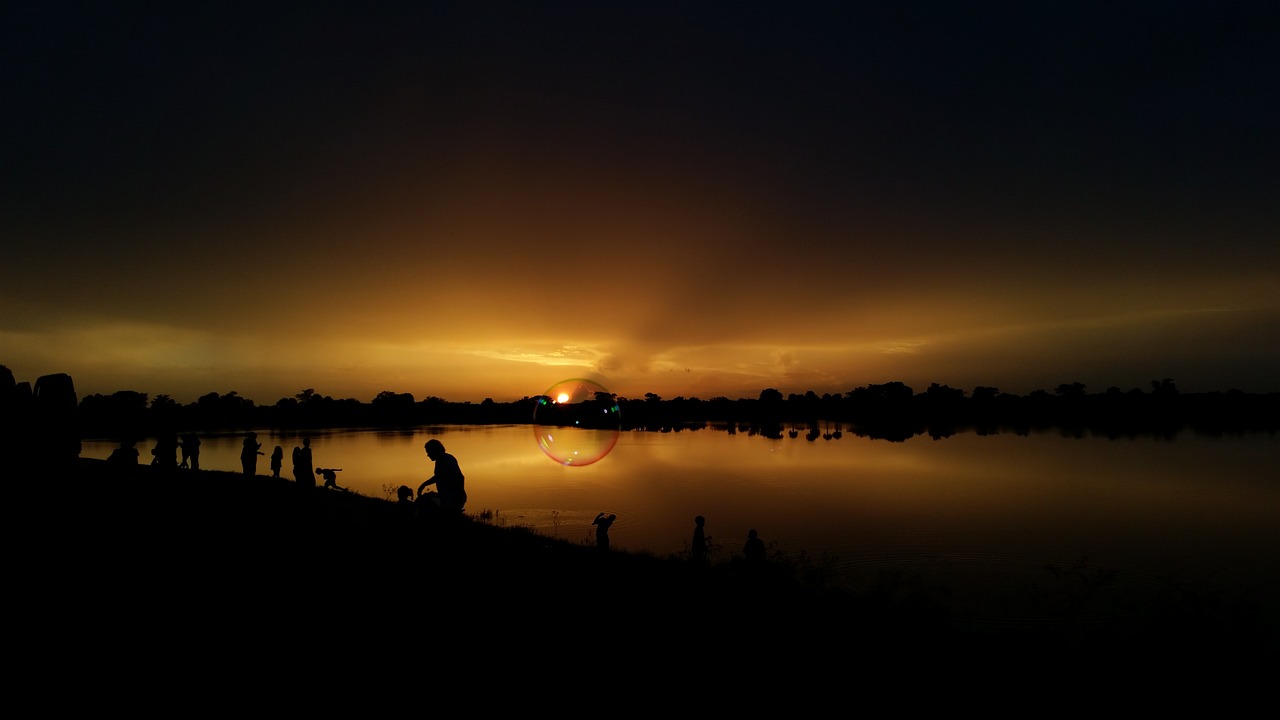 sunset lake bubble free photo