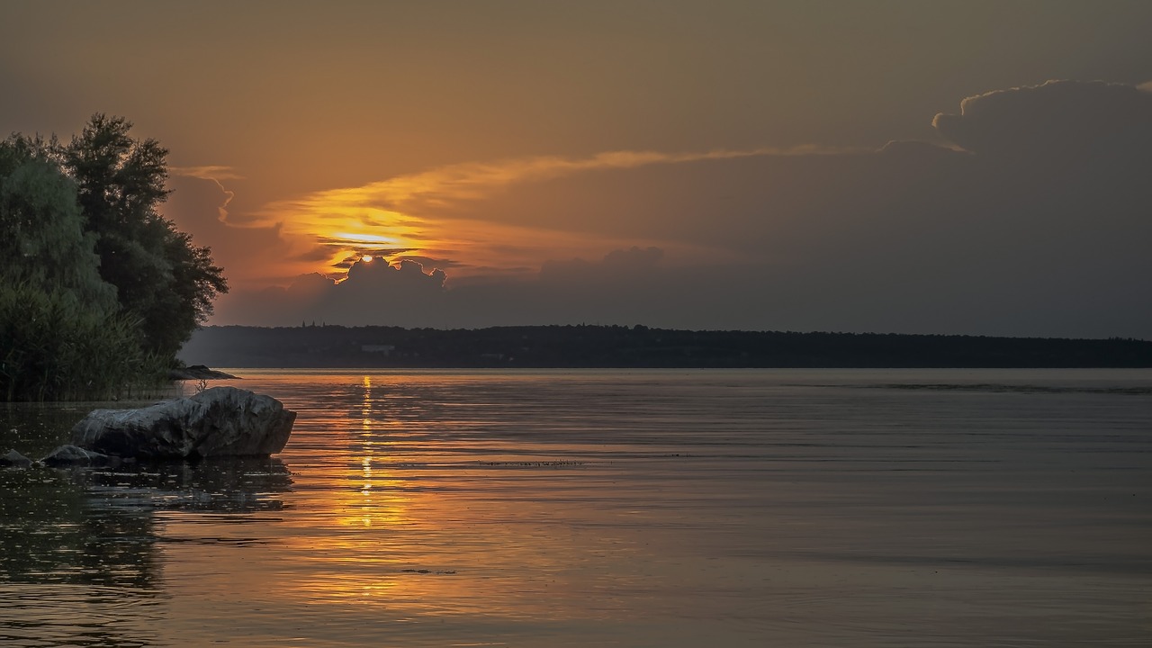 sunset stone beach free photo