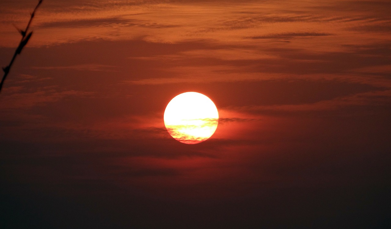 sunset glow halo free photo