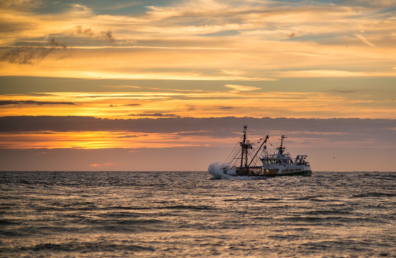 sunset ship cutter free photo