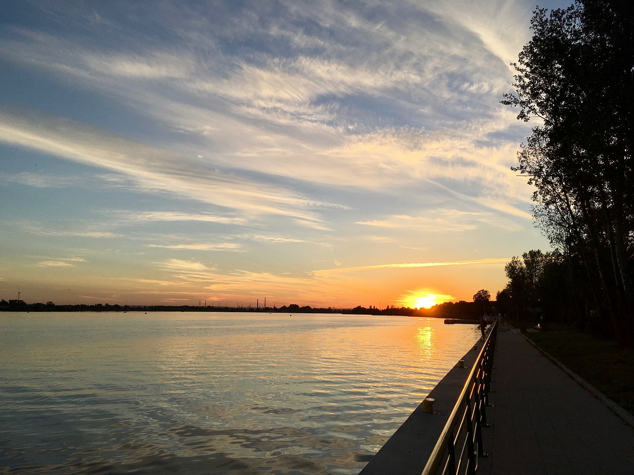 sunset wisla river free photo