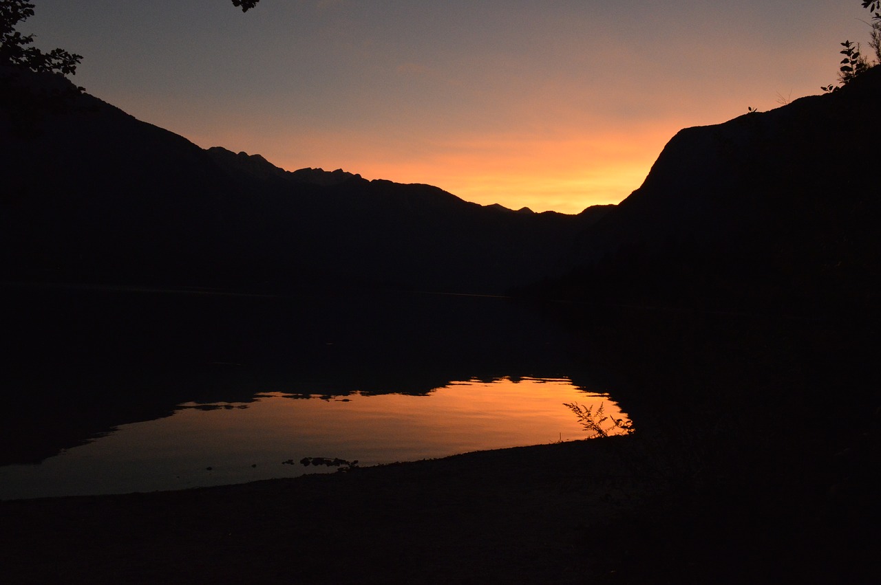 sunset  bohinské lake free pictures free photo