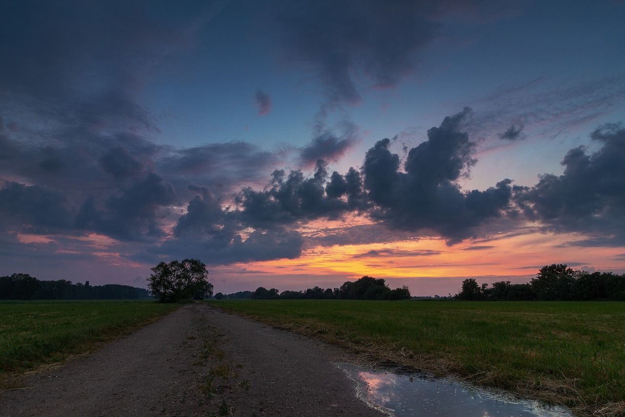 sunset  clouds  abendstimmung free photo