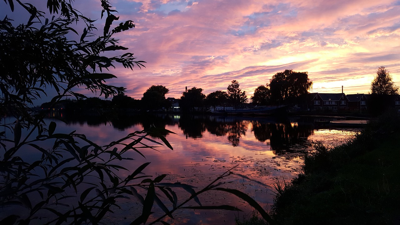 sunset  river  amstel free photo